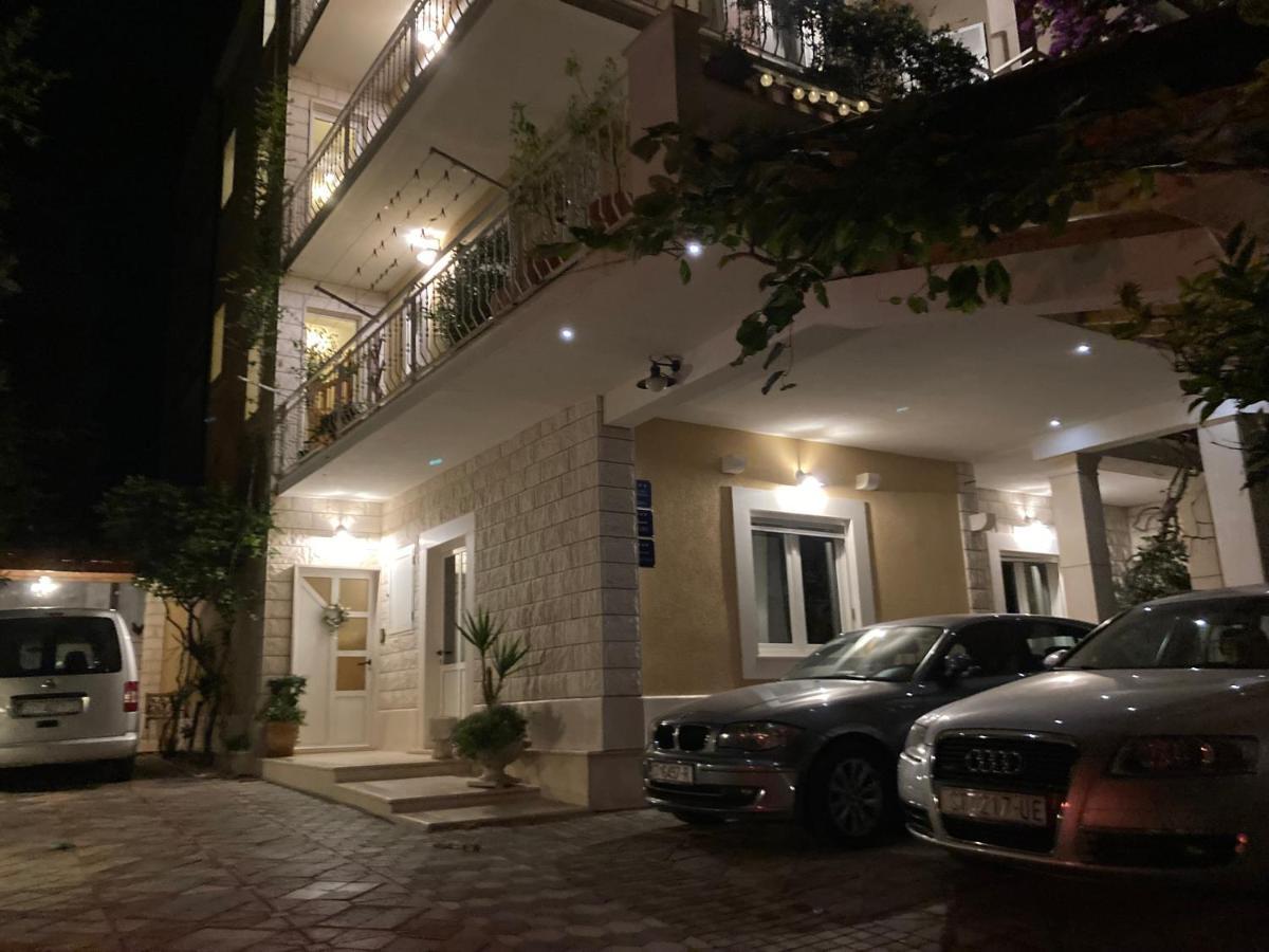 Guest House Adria ดูกีรัท ภายนอก รูปภาพ