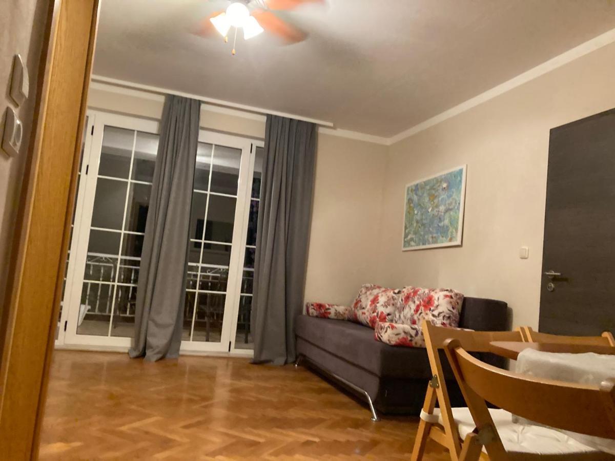Guest House Adria ดูกีรัท ภายนอก รูปภาพ