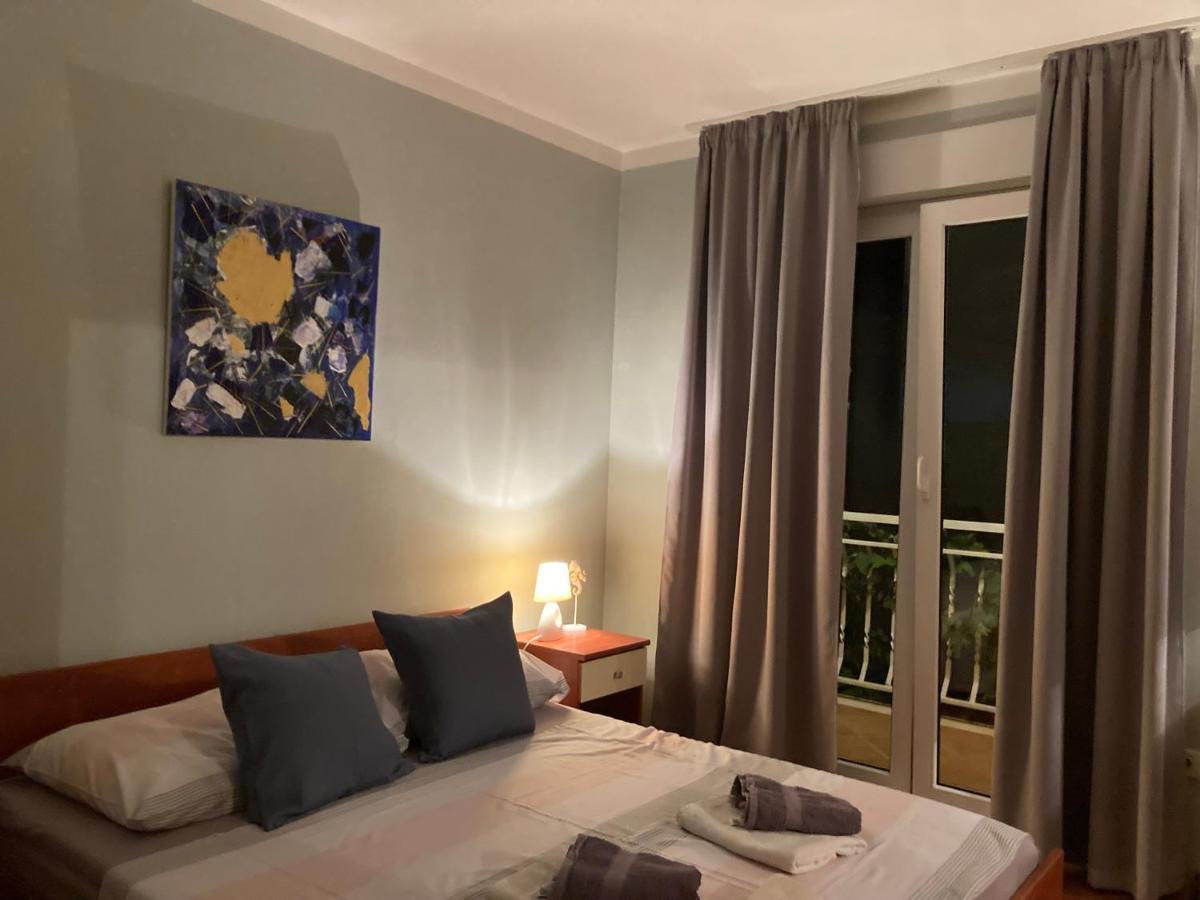 Guest House Adria ดูกีรัท ภายนอก รูปภาพ