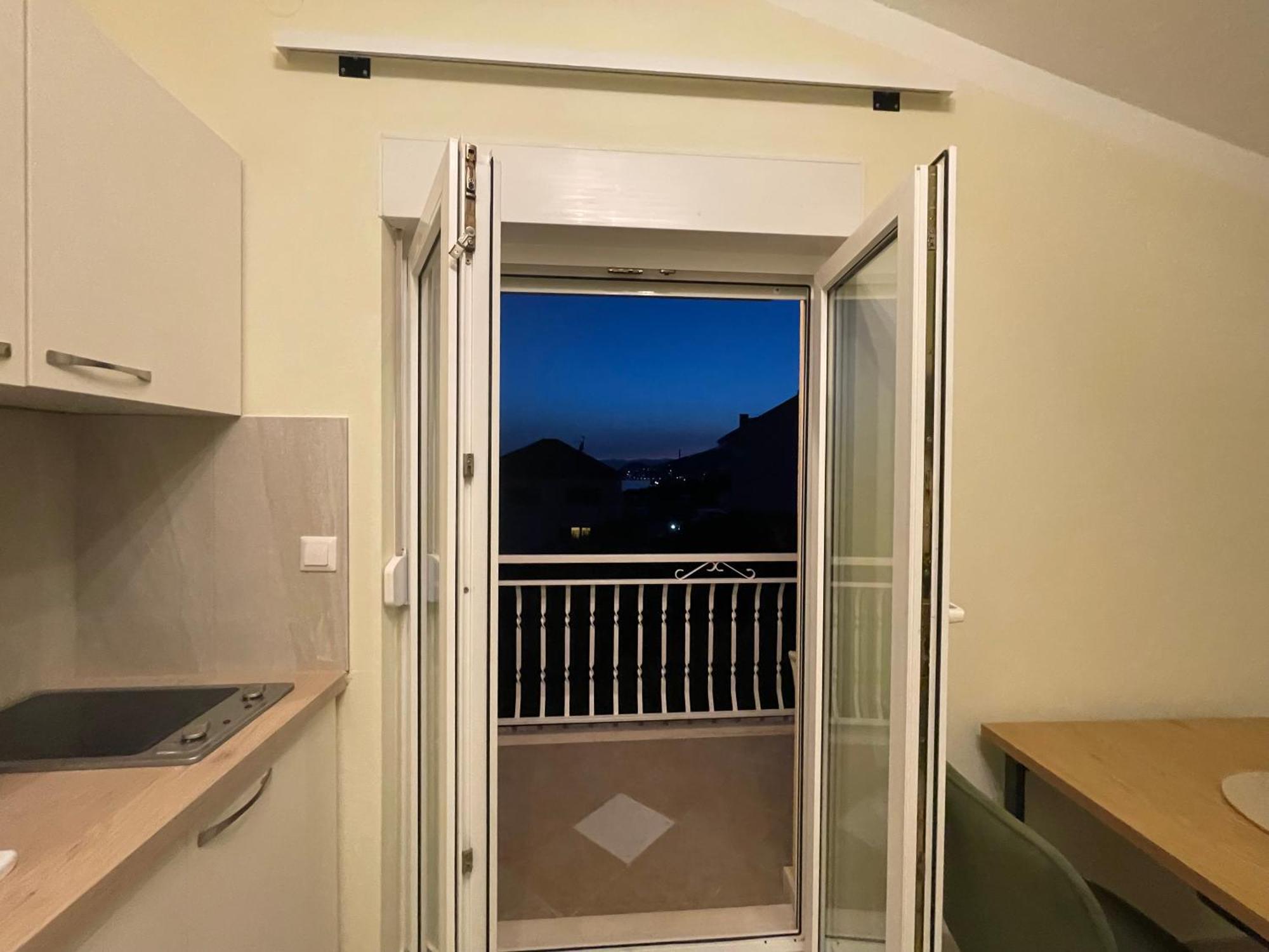 Guest House Adria ดูกีรัท ภายนอก รูปภาพ