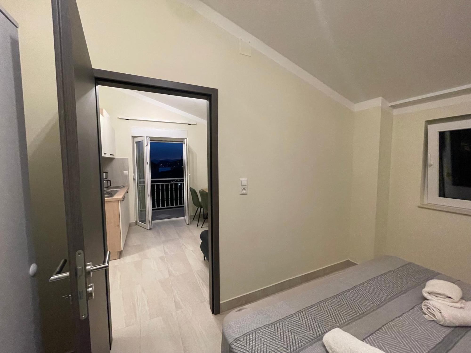 Guest House Adria ดูกีรัท ภายนอก รูปภาพ